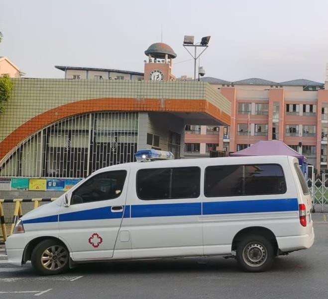 桐庐救护车出租护送骨折病人一公里多少钱